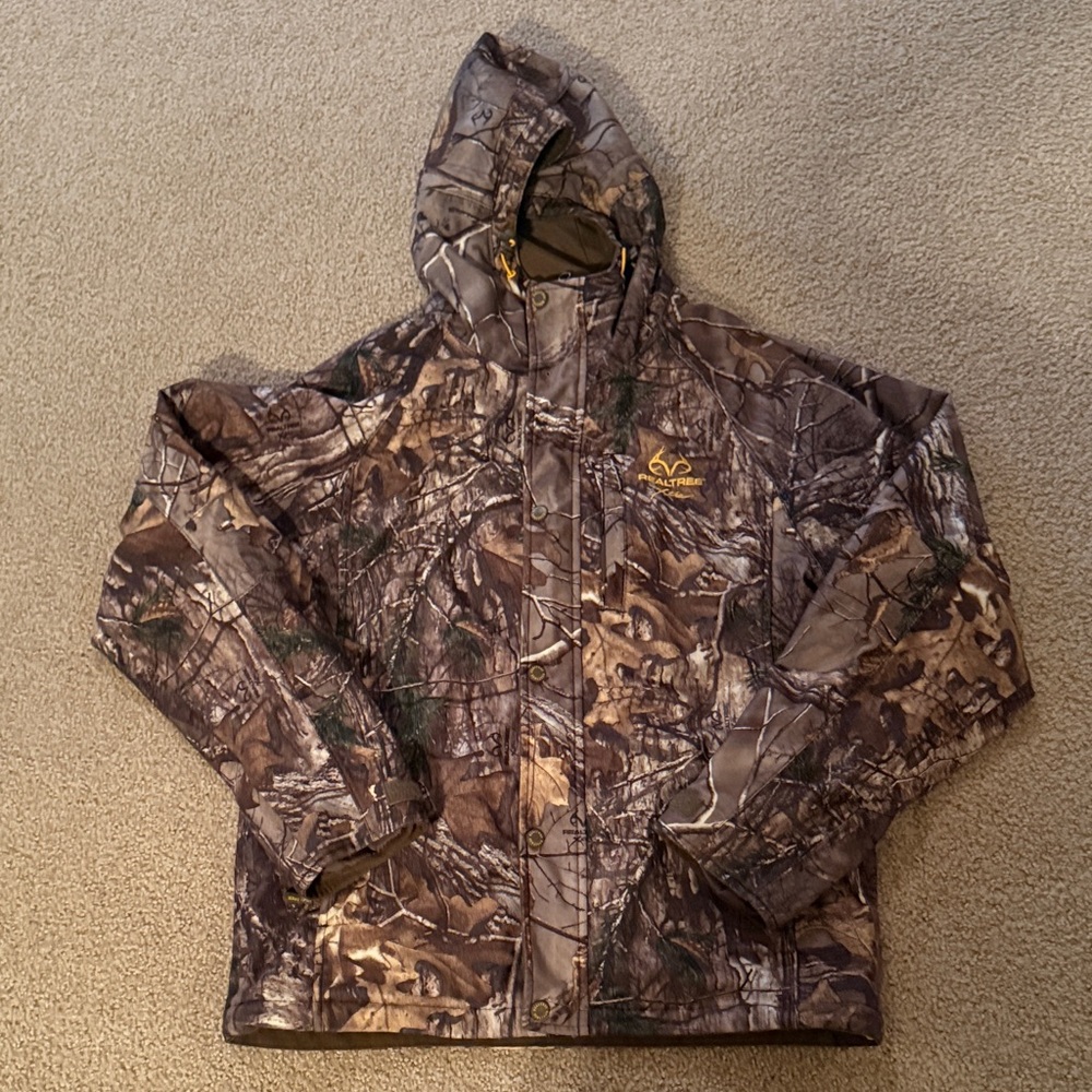 Mens small realtree hunting jacket